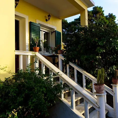 Mother's House In Syros Aegean Sea Апартаменты *