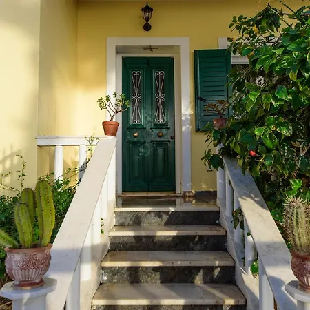 Апартаменты Mother's House In Syros Aegean Sea *