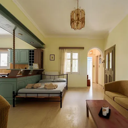 Апартаменты Mother's House In Syros Aegean Sea