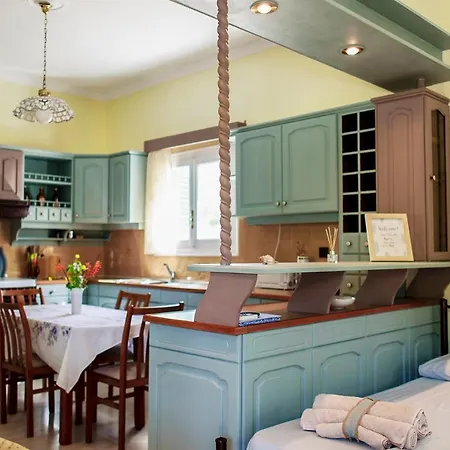 Апартаменты Mother's House In Syros Aegean Sea *